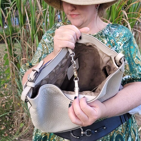 COACH WHITE PEBBLE LEATHER PURSE SATCHEL - Picture 6 of 15